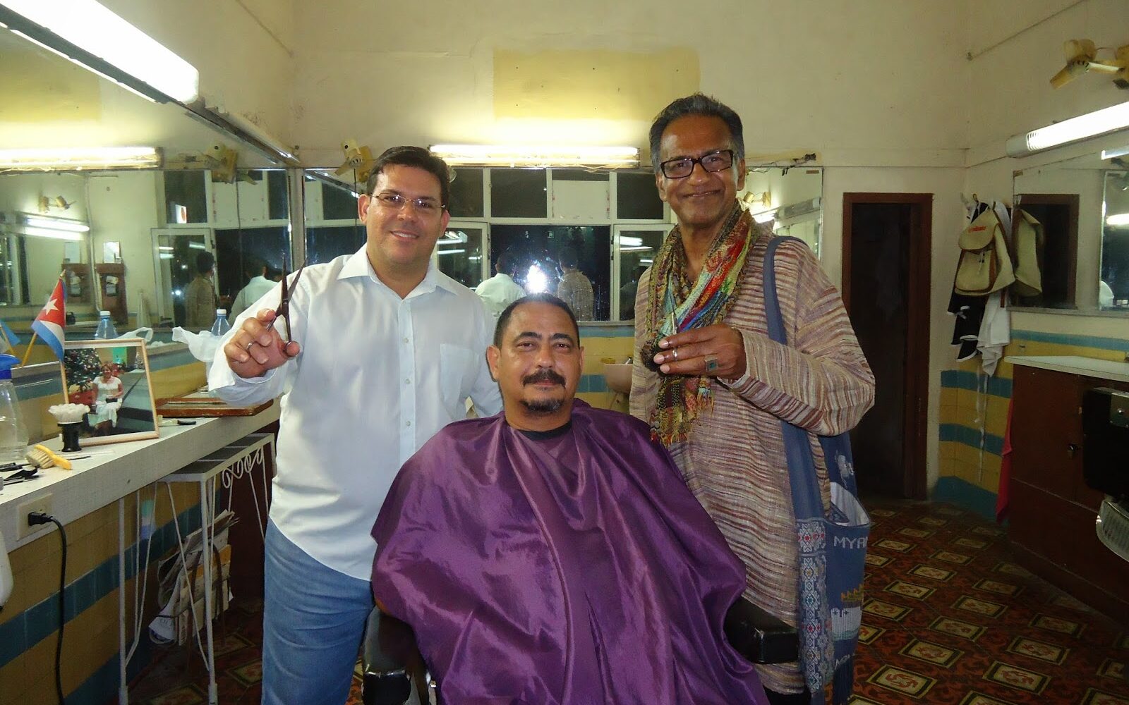 THE BARBER POET OF LA HABANA