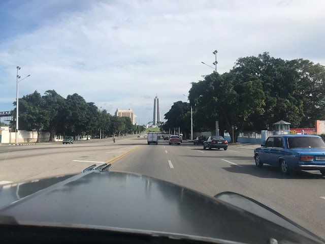 PHOTOS OF LIFE IN HAVANA: A PHOTO ESSAY