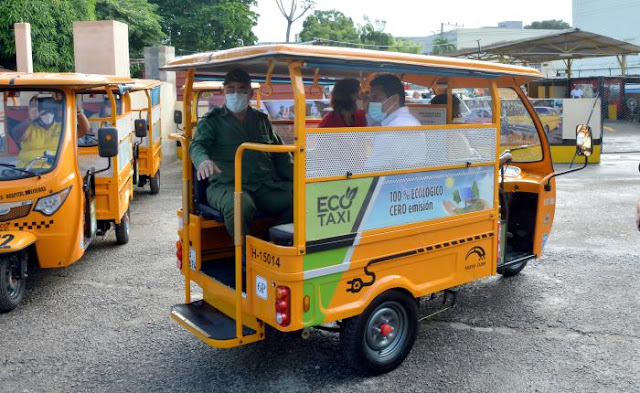 WELCOME ECO PASSENGER TUK TUK HAVANA WITH ITS ALL FEMALE CREW