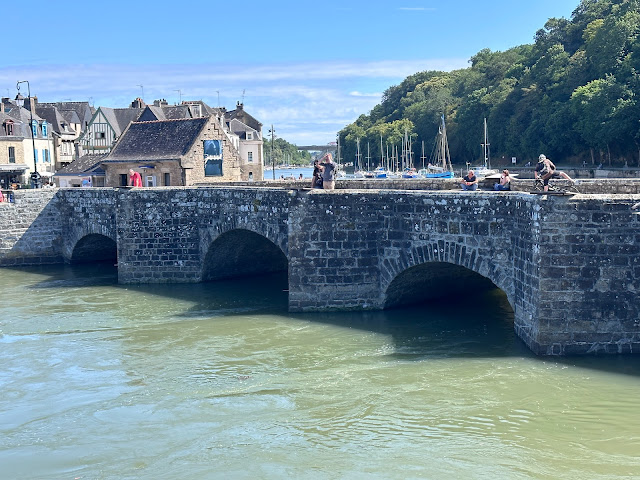 1776 AND ALL THAT. ARRIVAL OF BENJAMIN FRANKLIN ON THE FRENCH COAST